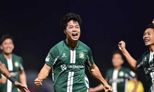 CHÍNH THỨC: CÔNG PHƯỢNG TRỞ LẠI V.LEAGUE SAU TRÒN 1.400 NGÀY!